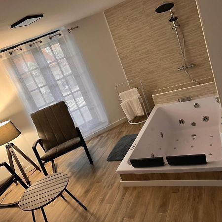 מלון אמיינס Magnifique Loft 35M2 Jacuzzi Rvb Night 1 מראה חיצוני תמונה