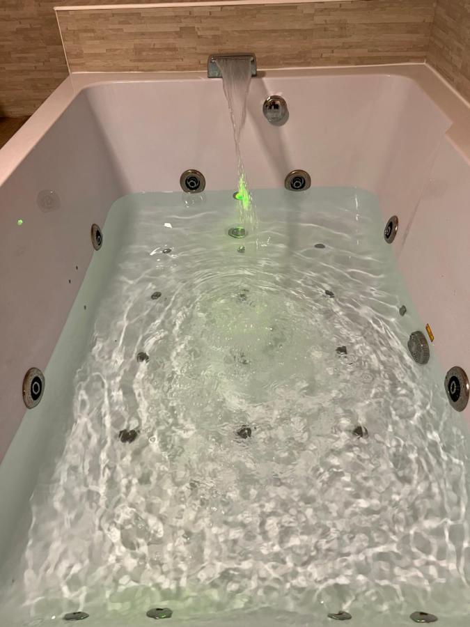 מלון אמיינס Magnifique Loft 35M2 Jacuzzi Rvb Night 1 מראה חיצוני תמונה