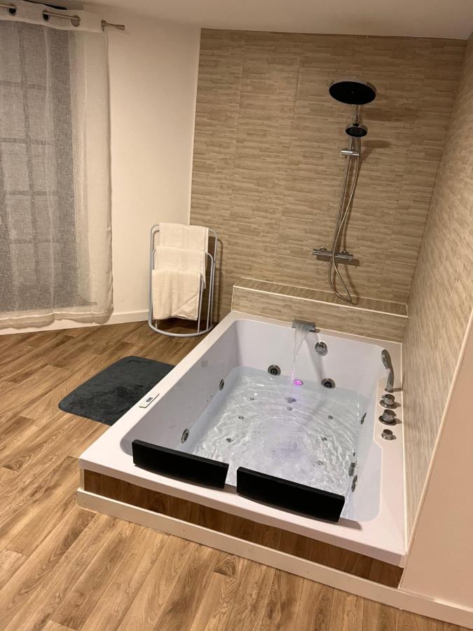 מלון אמיינס Magnifique Loft 35M2 Jacuzzi Rvb Night 1 מראה חיצוני תמונה