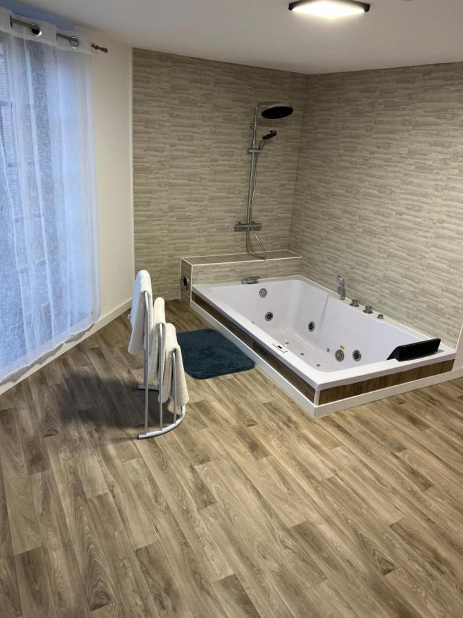 מלון אמיינס Magnifique Loft 35M2 Jacuzzi Rvb Night 1 מראה חיצוני תמונה